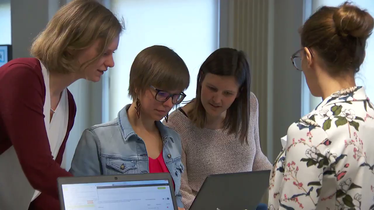 Een op drie Belgische bedrijven gebruikt AI — maar hoeveel transformeren er echt?